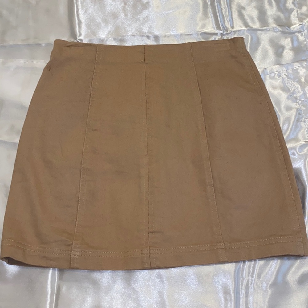 khaki skirt